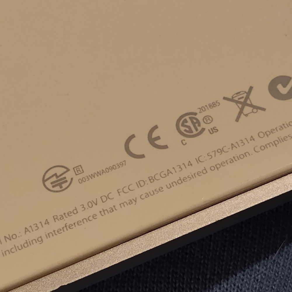 Like-New APPLE Wireless Keyboard - Picture 8 of 9